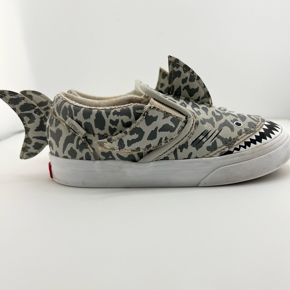 Vans Toddler Slip-On V (Shark) Leopard Shark Sneaker - Picture 3 of 10